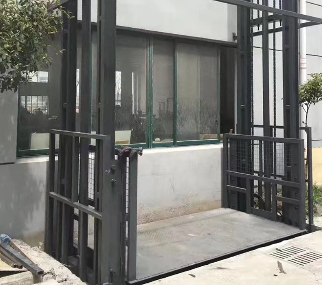 自贡导轨式施工升降机助力民生工程提速增效